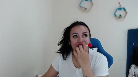 Victoria online show from 03/03/25, 05:42