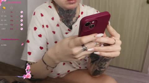 Snapshot of _viv1an_ chatting on 02/17/25, 05:25 Alis online show from 02/17/25, 05:25