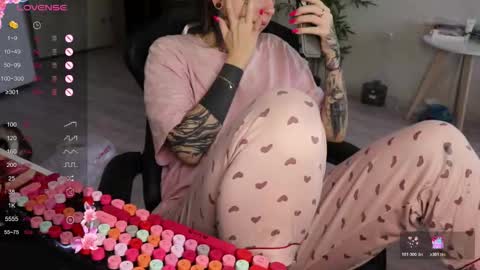 Alis online show from 11/27/25, 09:44