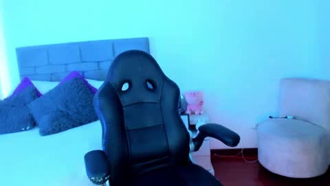 INSTAGRAM pinzon viviana online show from 12/26/24, 07:05