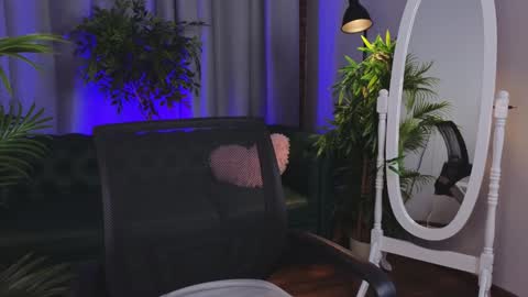 Wendy online show from 12/14/24, 04:52