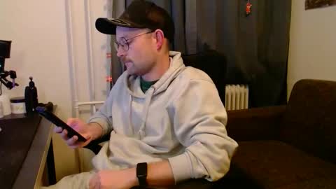 Snapshot of _whoisthatguy_ chatting on 12/18/25, 03:51 _whoisthatguy_ online show from 12/18/25, 03:51