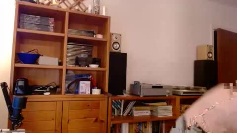 Snapshot of _whoisthatguy_ chatting on 03/14/26, 05:40 _whoisthatguy_ online show from 03/14/26, 05:40