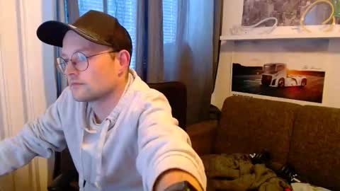 Snapshot of _whoisthatguy_ chatting on 05/12/26, 04:48 _whoisthatguy_ online show from 05/12/26, 04:48