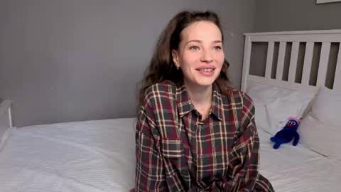 _wild_beauty_ online show from 11/07/25, 05:29