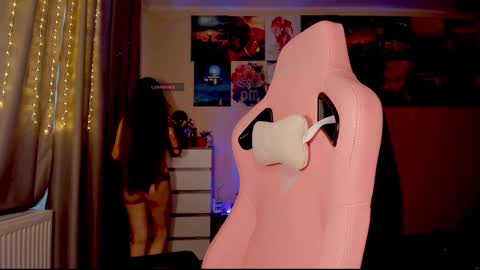 Snapshot of _witch__ chatting on 12/21/24, 08:07 Enni online show from 12/21/24, 08:07