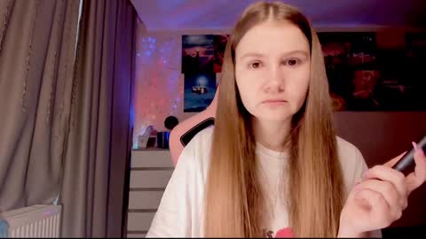 Snapshot of _witch__ chatting on 12/28/24, 08:26 Enni online show from 12/28/24, 08:26