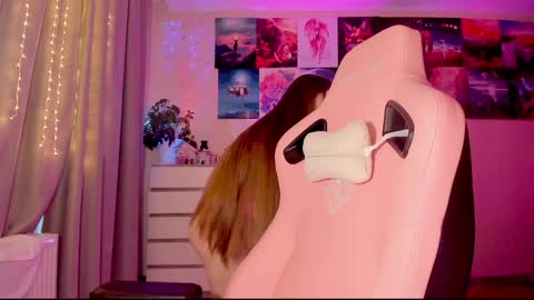 Snapshot of _witch__ chatting on 01/29/25, 07:57 Enni online show from 01/29/25, 07:57