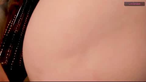 Snapshot of _witch__ chatting on 02/08/25, 01:44 Enni online show from 02/08/25, 01:44