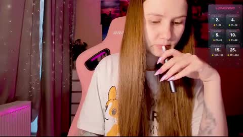 Snapshot of _witch__ chatting on 02/21/25, 07:23 Enni online show from 02/21/25, 07:23