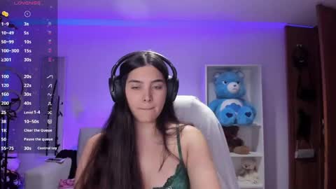 Snapshot of _wtdreamgirl chatting on 06/05/26, 07:03 Luisa online show from 06/05/26, 07:03