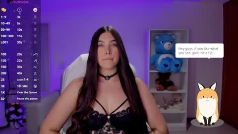 Snapshot of _wtdreamgirl chatting on 06/27/26, 02:05 Luisa online show from 06/27/26, 02:05