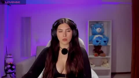 Snapshot of _wtdreamgirl chatting on 07/10/26, 07:23 Luisa online show from 07/10/26, 07:23
