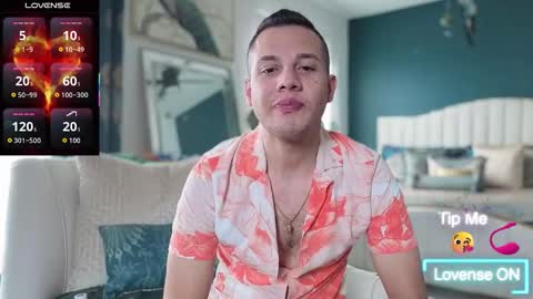 Snapshot of _xsebxx chatting on 11/14/25, 05:44 Sebastian online show from 11/14/25, 05:44