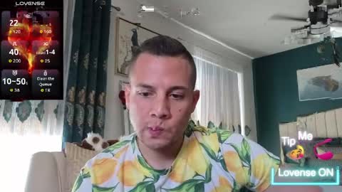 Snapshot of _xsebxx chatting on 05/12/26, 05:21 Sebastian online show from 05/12/26, 05:21