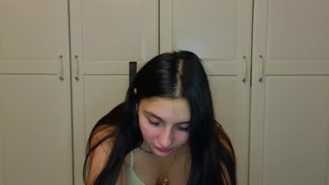 Niki online show from 11/26/25, 10:55