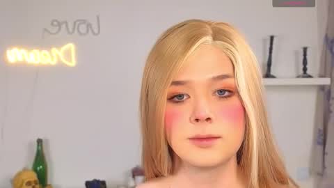 Snapshot of _yourfoxy_ chatting on 10/18/25, 11:55 LITTLE FOX online show from 10/18/25, 11:55