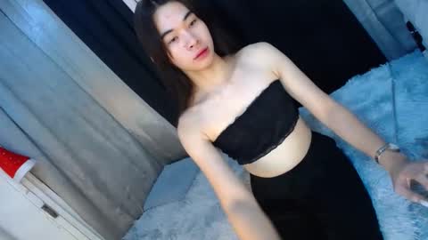 Snapshot of _yoursexwife_ chatting on 12/28/24, 04:09 sheng online show from 12/28/24, 04:09