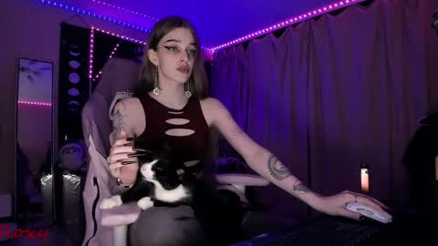 Snapshot of _yourwetdreams_ chatting on 04/29/26, 05:30 Roxy online show from 04/29/26, 05:30