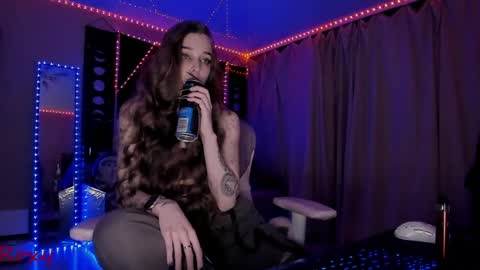 Snapshot of _yourwetdreams_ chatting on 05/15/26, 07:32 Roxy online show from 05/15/26, 07:32