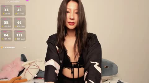 Mia online show from 03/25/26, 02:39