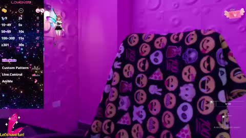 Yuyi online show from 11/14/25, 12:59