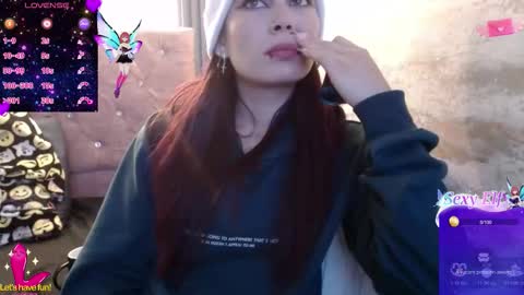 Yuyi online show from 02/25/26, 12:26