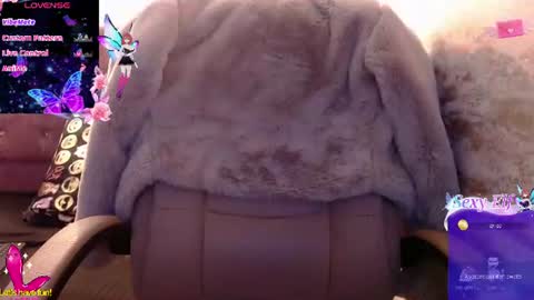 Yuyi online show from 06/19/26, 02:27