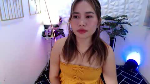 _zinnia143 online show from 09/18/25, 12:23