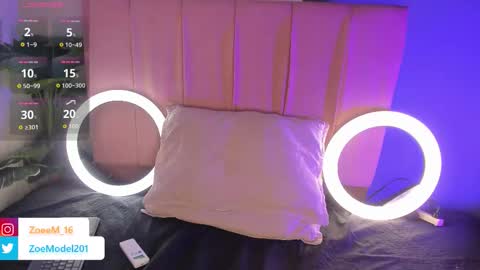  Zoe  online show from 10/18/25, 08:20