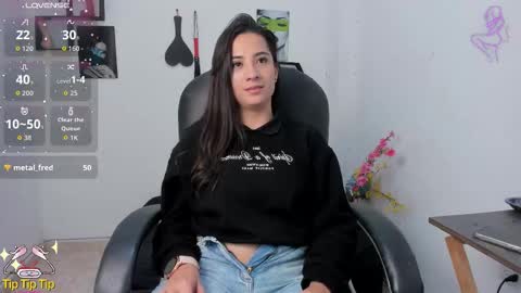 Snapshot of _zoewright chatting on 10/15/25, 03:39 Zoe online show from 10/15/25, 03:39