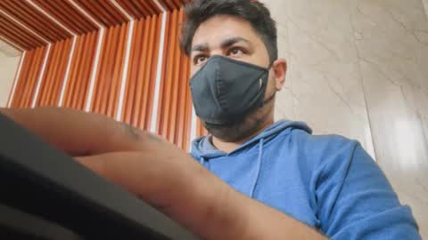 Sleepy owl online show from 10/31/25, 07:53