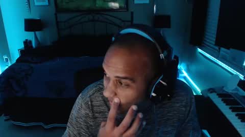 a4orce online show from 02/11/25, 02:25