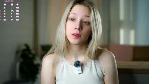 Luna online show from 03/03/26, 01:45