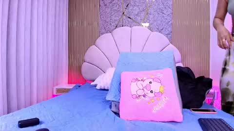 Aisha online show from 11/19/25, 11:54