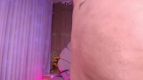 Aisha online show from 04/21/26, 12:00