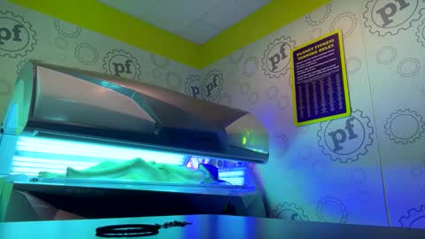 Snapshot of a_rae93 chatting on 09/19/25, 12:23 a_rae93 online show from 09/19/25, 12:23