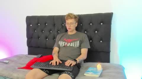 A Sexy Couple online show from 10/02/25, 07:43