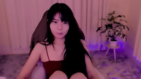 Snapshot of a_yinn chatting on 10/16/25, 08:32 a_yinn online show from 10/16/25, 08:32