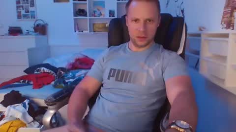 Snapshot of aaaandzzz chatting on 12/09/24, 09:28 Long distance cumshot online show from 12/09/24, 09:28