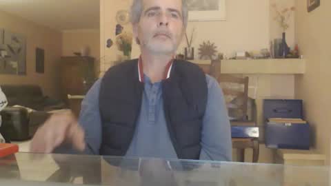 Snapshot of aalex1717 chatting on 10/25/25, 03:58 Aalex1717 online show from 10/25/25, 03:58