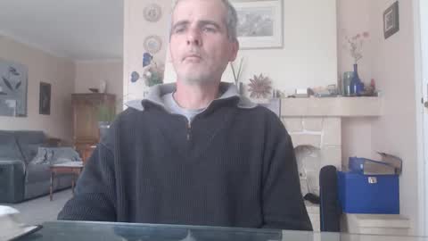 Snapshot of aalex1717 chatting on 10/30/25, 08:27 Aalex1717 online show from 10/30/25, 08:27