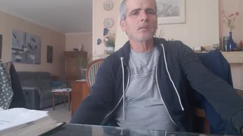 Snapshot of aalex1717 chatting on 10/31/25, 08:26 Aalex1717 online show from 10/31/25, 08:26