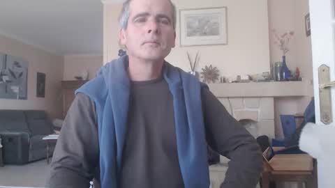 Snapshot of aalex1717 chatting on 11/27/25, 08:05 Aalex1717 online show from 11/27/25, 08:05