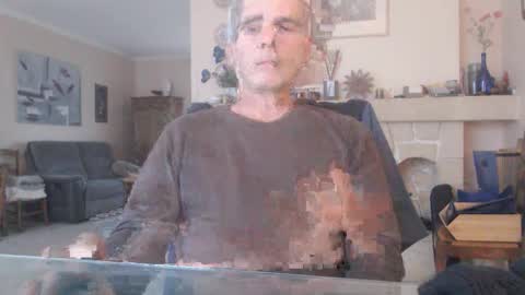 Snapshot of aalex1717 chatting on 11/28/25, 08:28 Aalex1717 online show from 11/28/25, 08:28