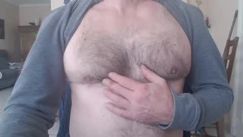 Snapshot of aalex1717 chatting on 12/18/25, 09:15 Aalex1717 online show from 12/18/25, 09:15