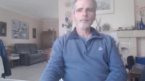 Snapshot of aalex1717 chatting on 12/19/25, 10:55 Aalex1717 online show from 12/19/25, 10:55