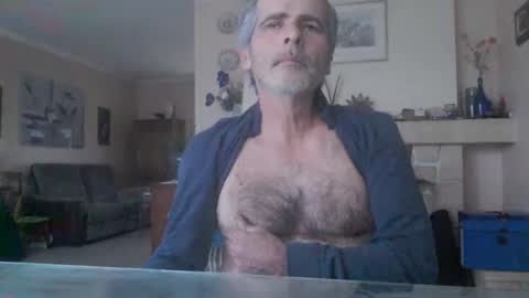 Snapshot of aalex1717 chatting on 01/18/26, 08:40 Aalex1717 online show from 01/18/26, 08:40