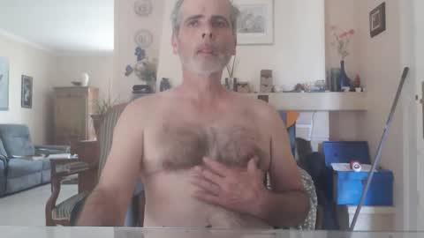 Snapshot of aalex1717 chatting on 05/24/26, 10:20 Aalex1717 online show from 05/24/26, 10:20