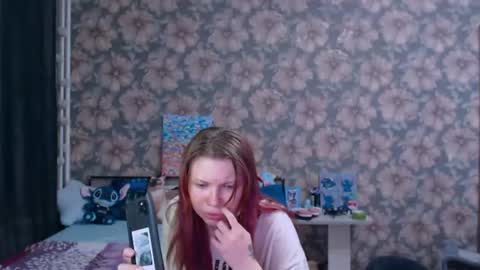 Snapshot of aalicebubble chatting on 06/14/26, 07:38 Alice online show from 06/14/26, 07:38